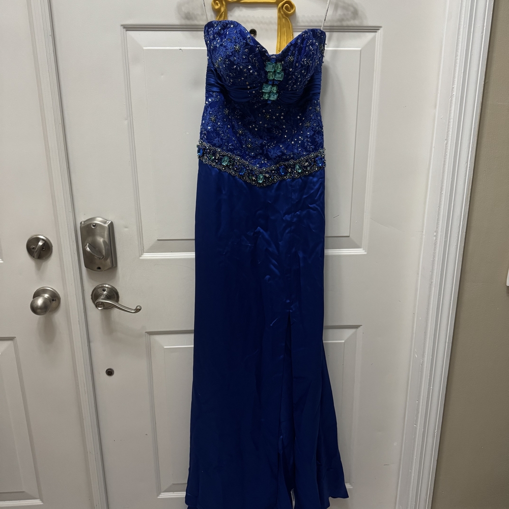 La Femme Strapless Dress in Royal Blue